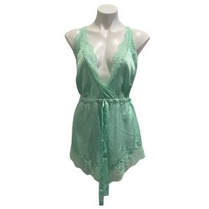 Fox & Royal MINT GREEN silky lace trim romper sz MEDUIM - sleepwear - lingerie